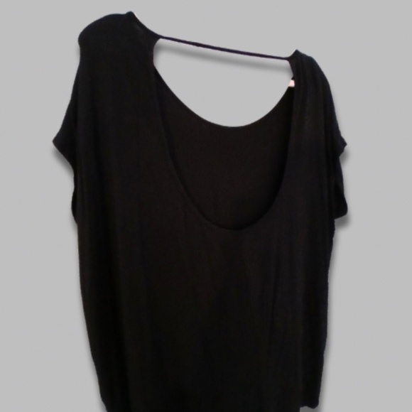 Graphic Tee Plunging Back Strap Scoop Neckline Stretchy Black Women’s 3X - Picture 2 of 5